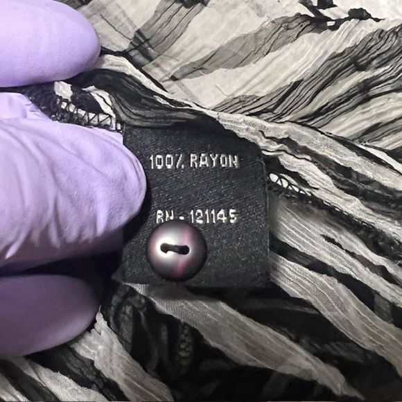 Casual Studio Black White Animal Print Rayon Raffled V-Neck Sheer LS Top Size XL - Picture 7 of 10